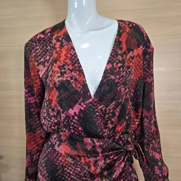 Zara TRF Collection Red Wrap Dress Long sleeve Snake Print Mini Satin Size Small - Picture 3 of 11